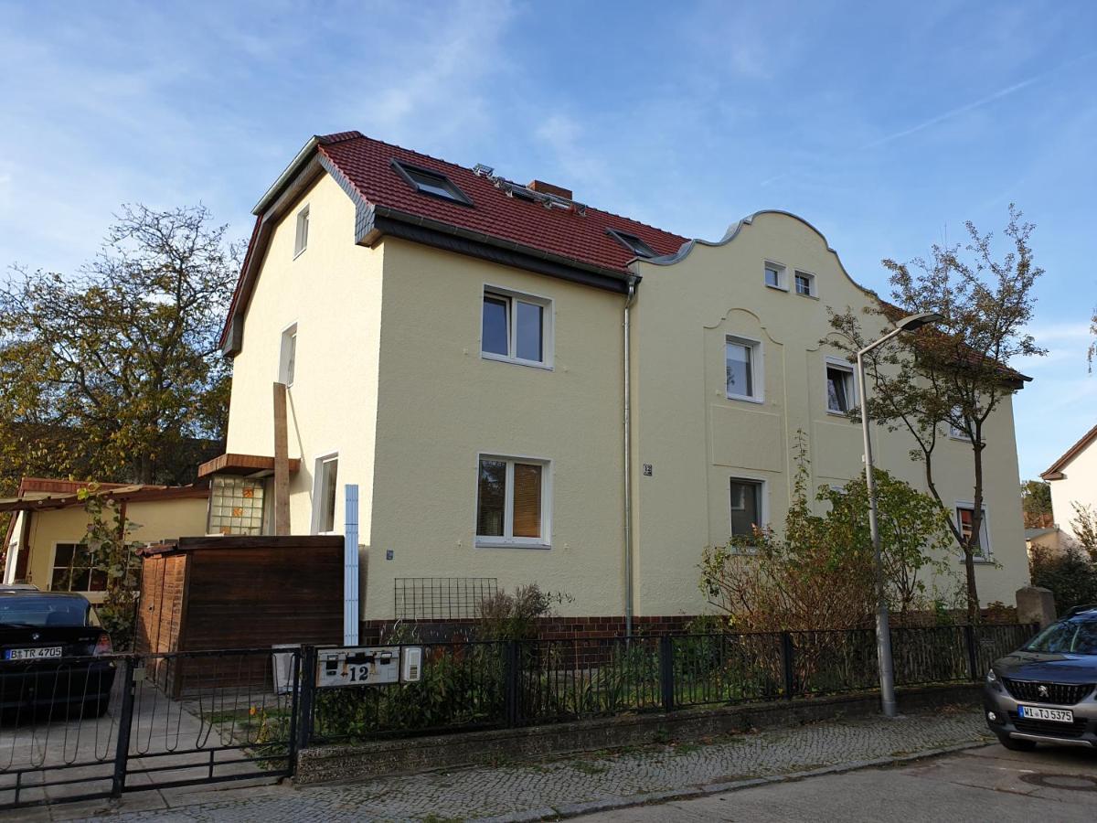 Helles Apartment In Berlin-Mariendorf Bagian luar foto